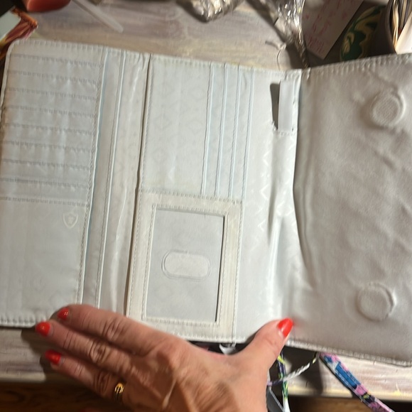 Vera Bradley wallet with straps. Floral pattern. Good condition. - Picture 4 of 7